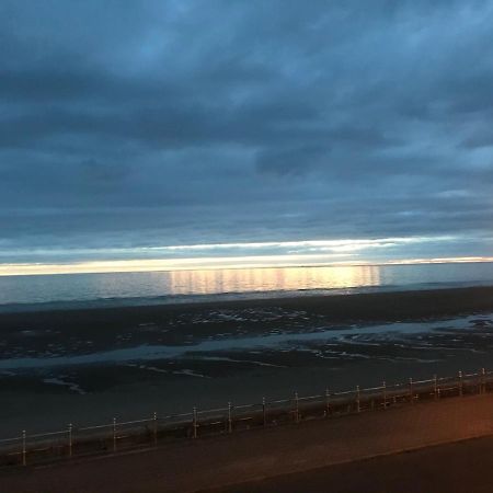 The Jewel Of The Sea Bed & Breakfast Blackpool Exterior photo