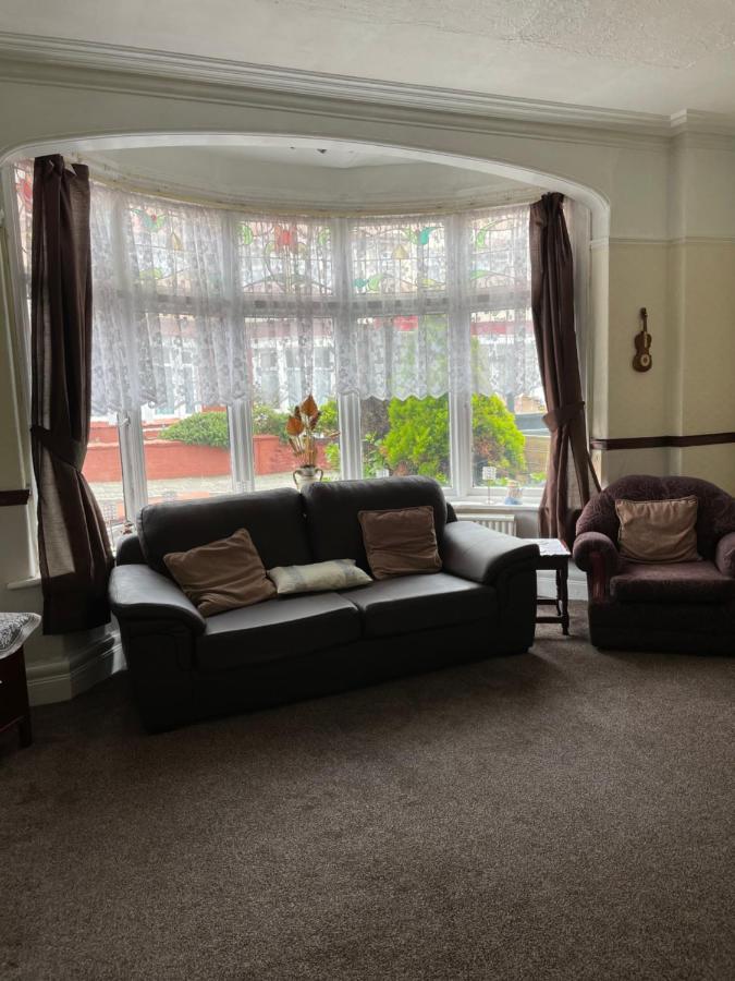 The Jewel Of The Sea Bed & Breakfast Blackpool Exterior photo